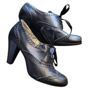 American Eagle Pumps Women's 7.5 Black Y2K Vintage Heeled Oxford Wingtip